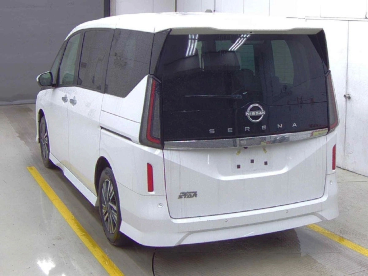 NISSAN SERENA