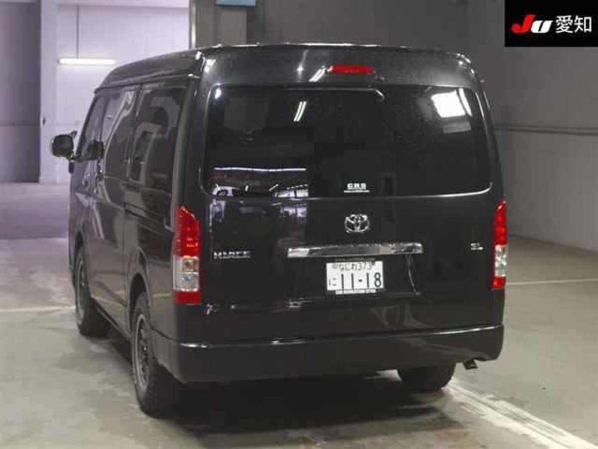 TOYOTA HIACE