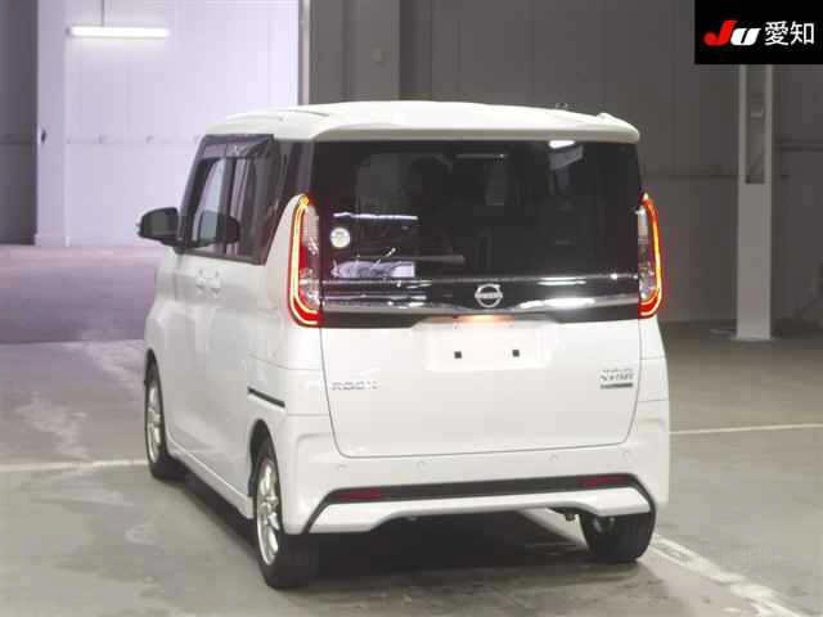 NISSAN ROOX