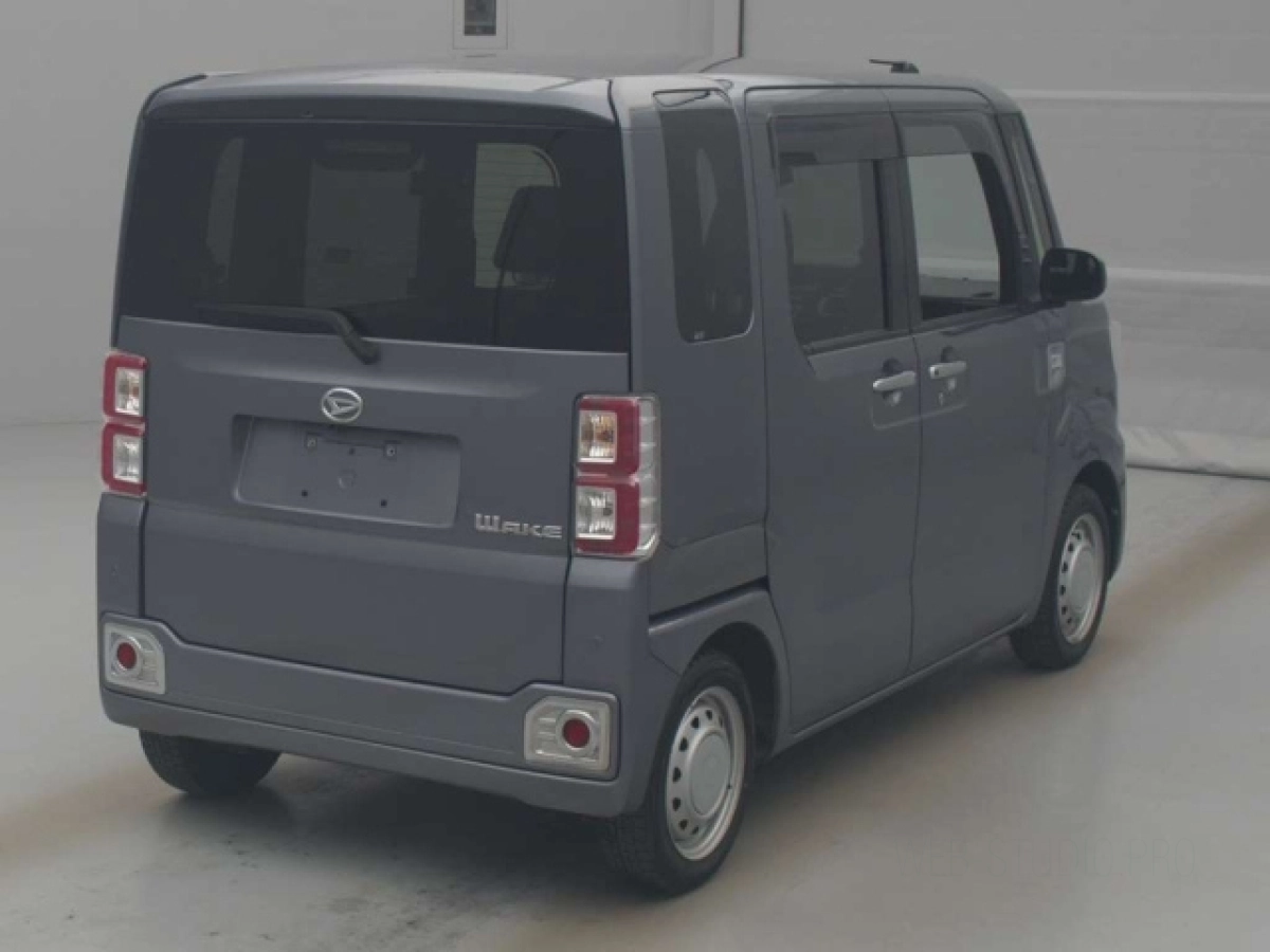 DAIHATSU WAKE
