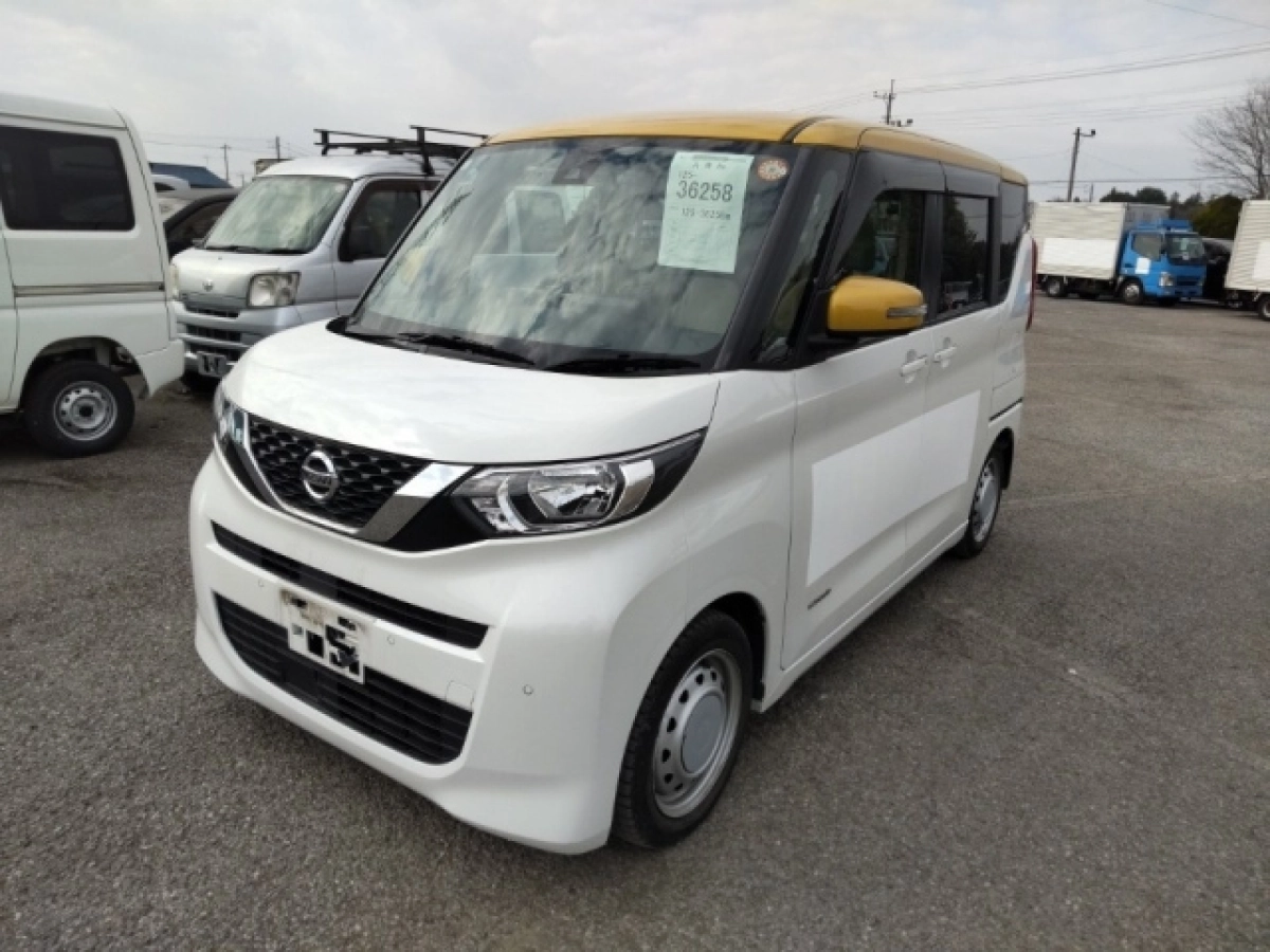 NISSAN ROOX