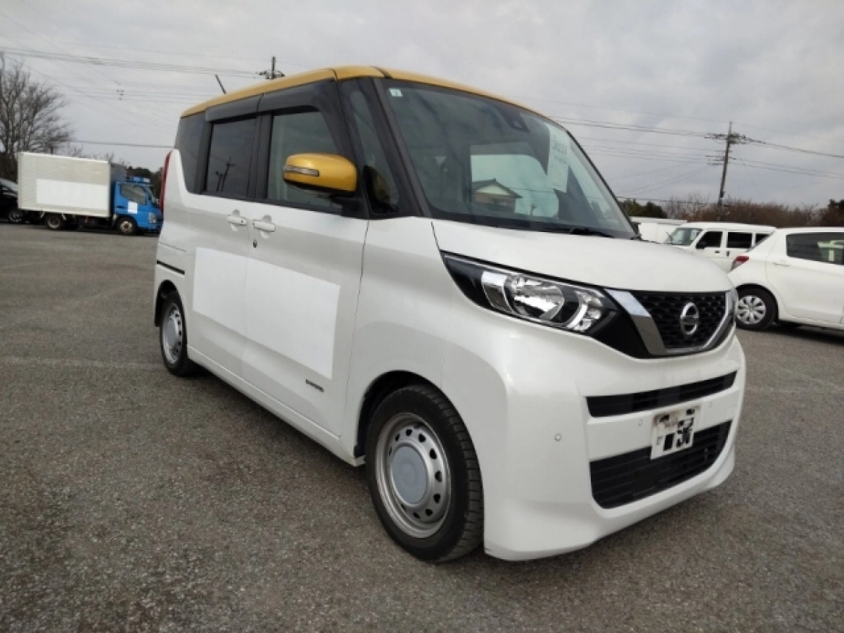 NISSAN ROOX