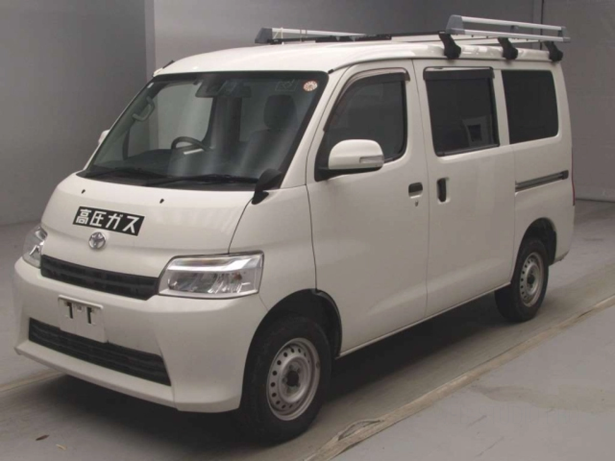 TOYOTA TOWN ACE VAN