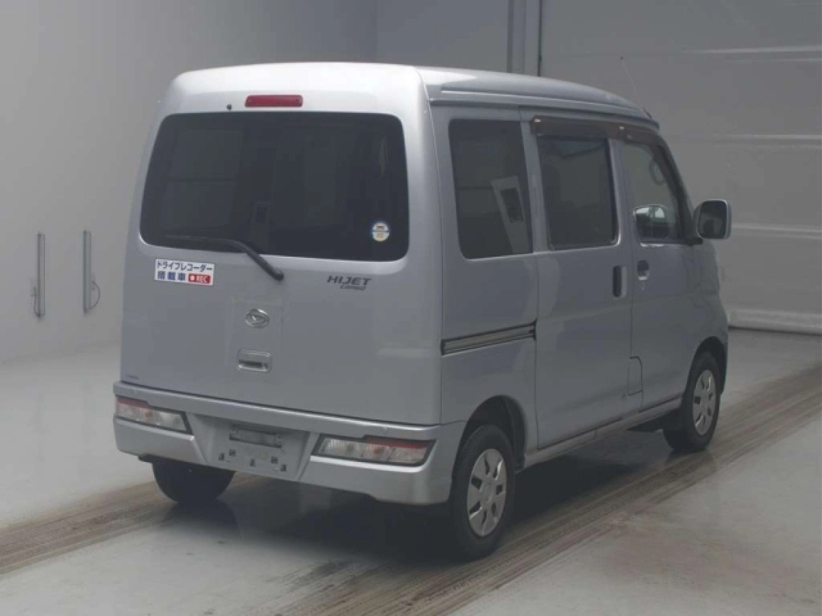 NISSAN CLIPPER VAN