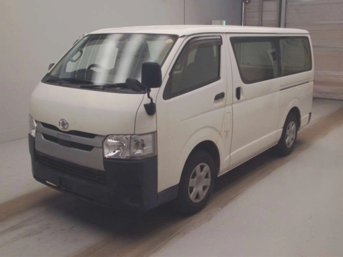TOYOTA HIACE VAN TRH200V 2019