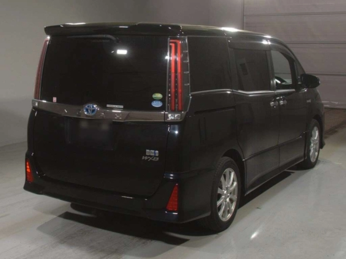 TOYOTA NOAH