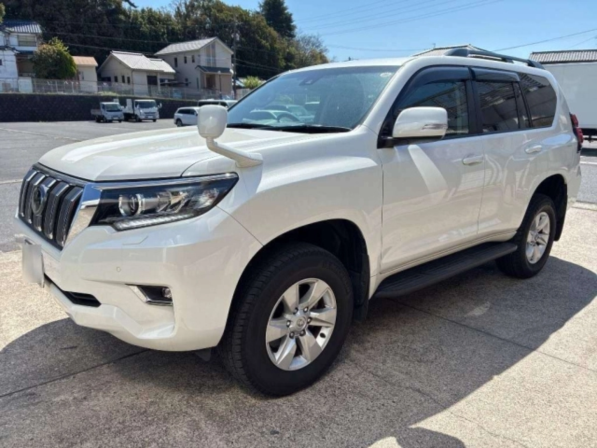 TOYOTA LAND CRUISER PRADO TRJ150W 2022