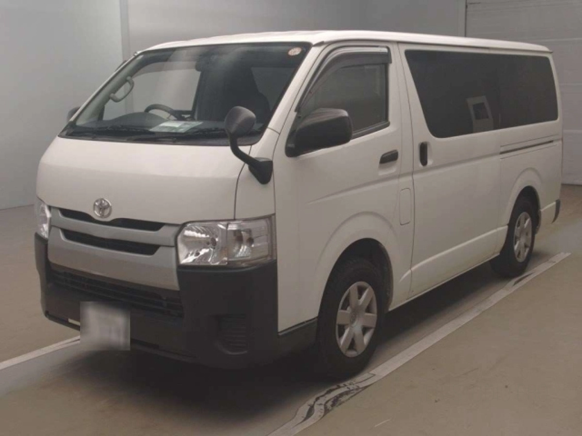 TOYOTA HIACE VAN TRH200V 2019