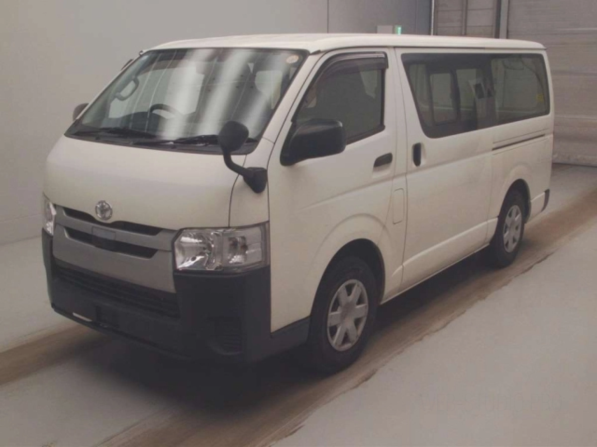 TOYOTA HIACE VAN TRH200V 2019