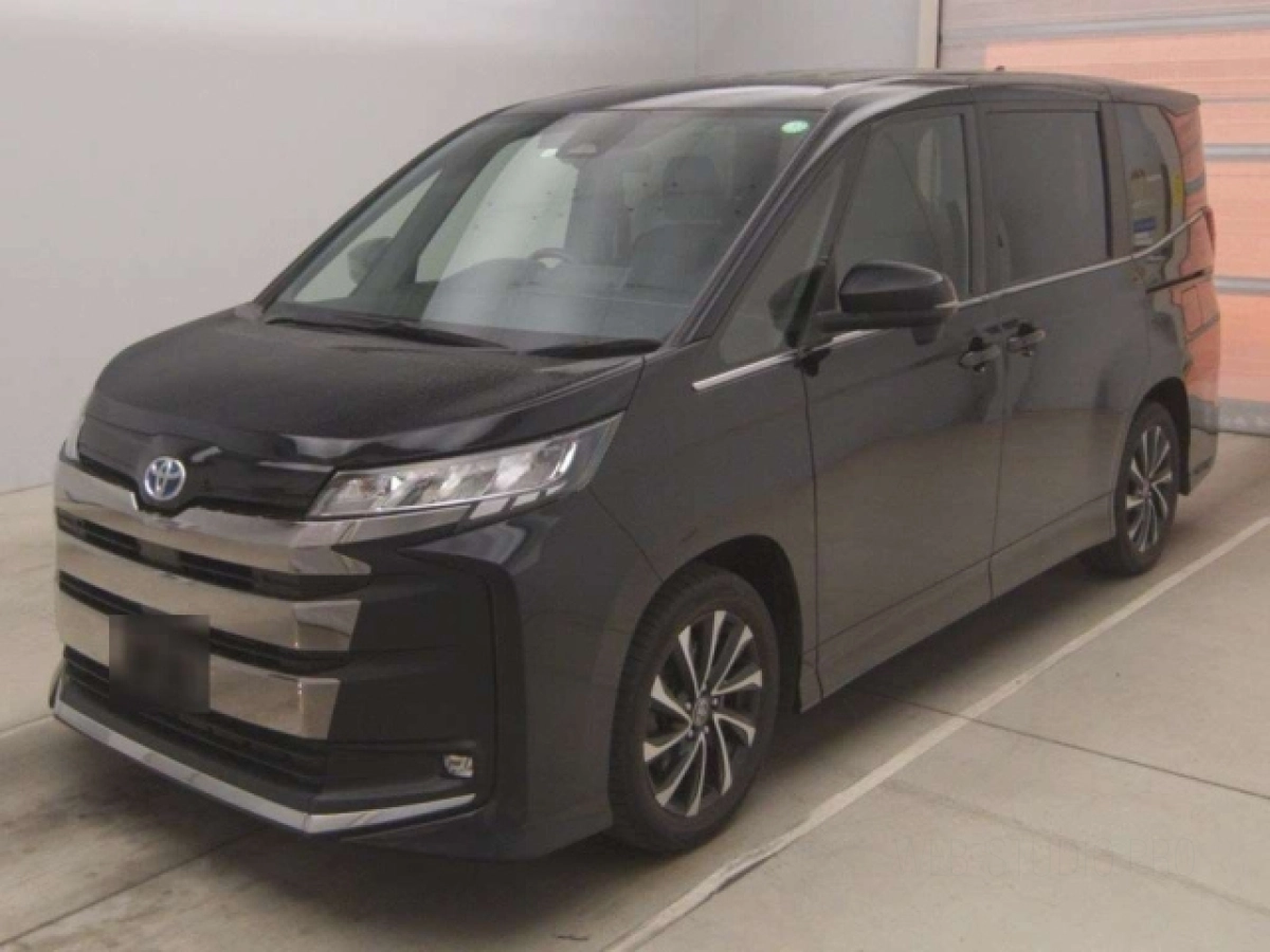 TOYOTA NOAH ZWR90W 2022