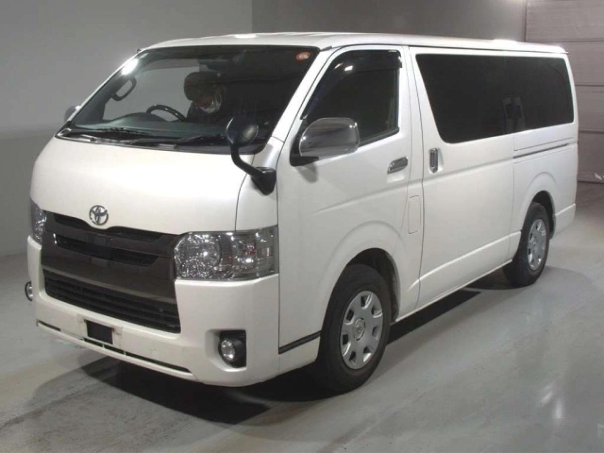 TOYOTA REGIUS ACE VAN