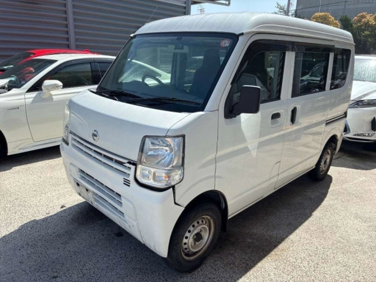 NISSAN CLIPPER VAN