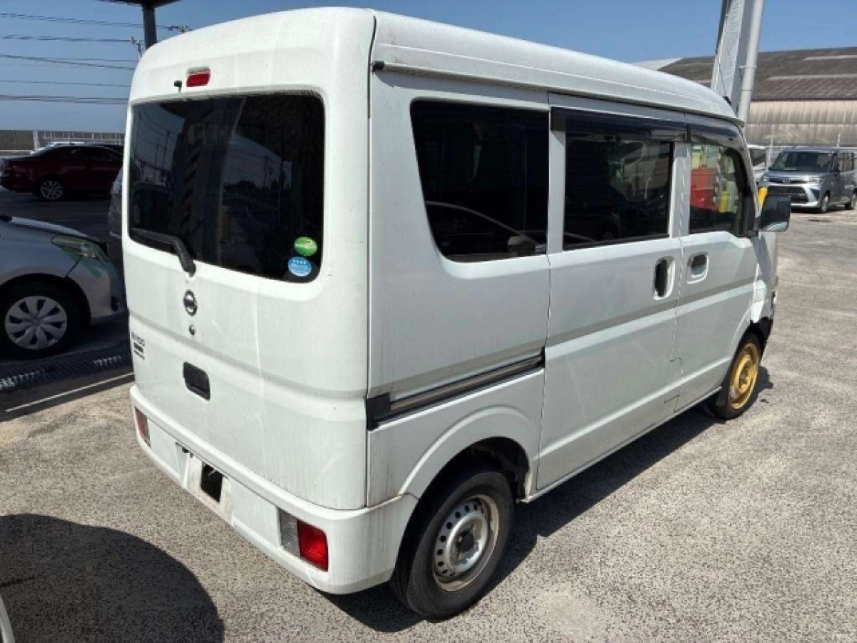 NISSAN CLIPPER VAN