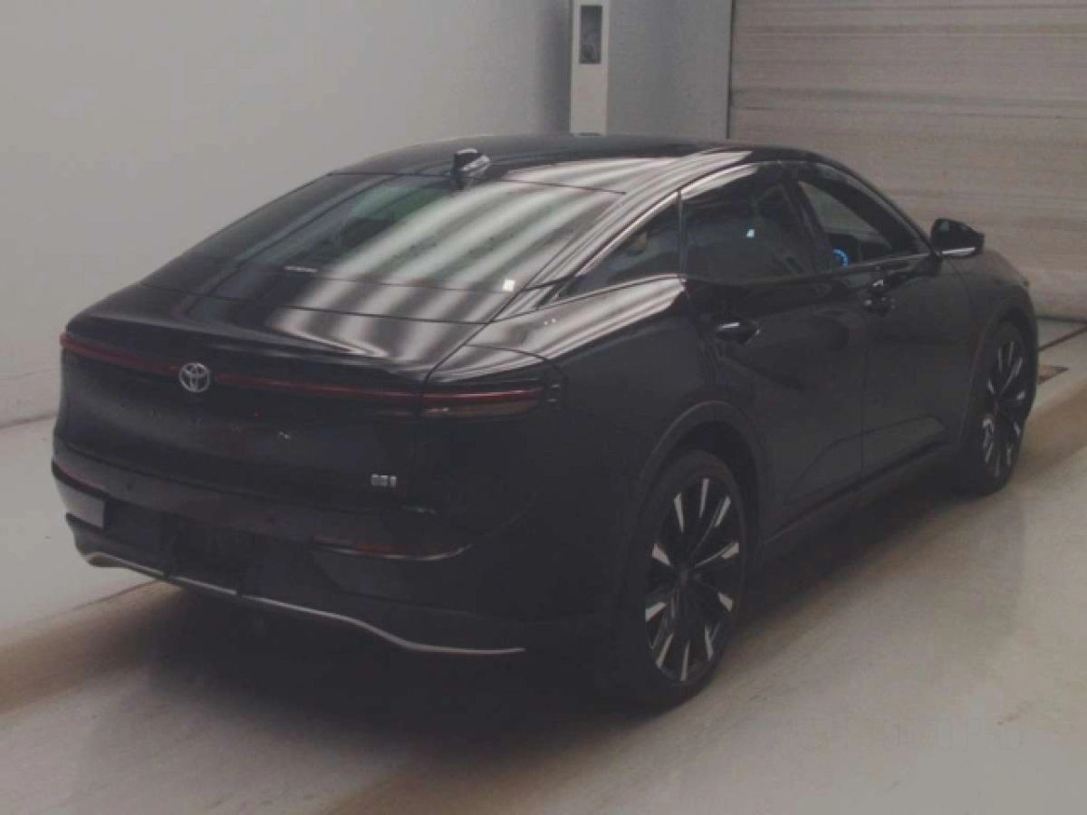 TOYOTA CROWN CROSSOVER