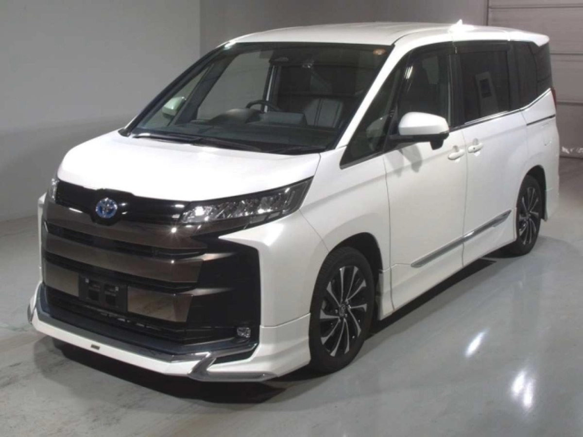 TOYOTA NOAH ZWR90W 2022