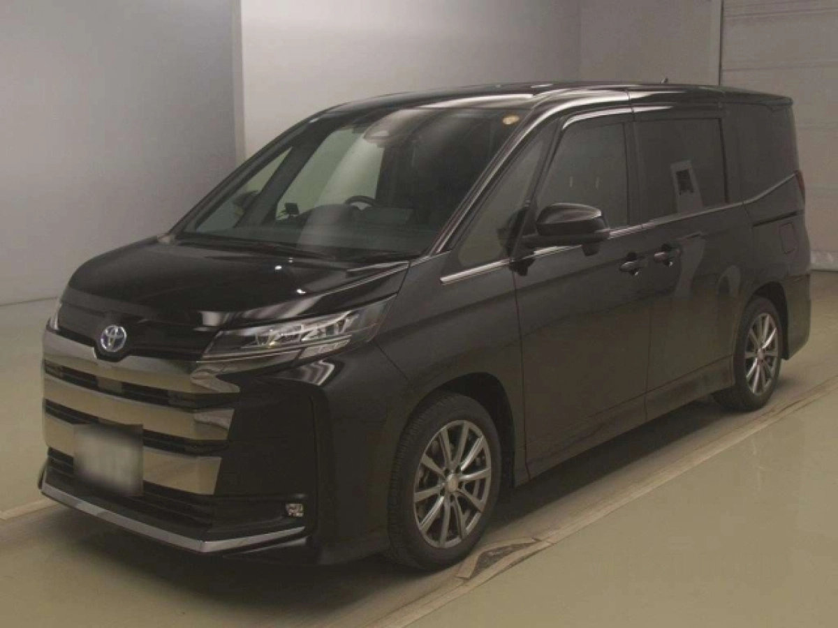TOYOTA NOAH ZWR90W 2022