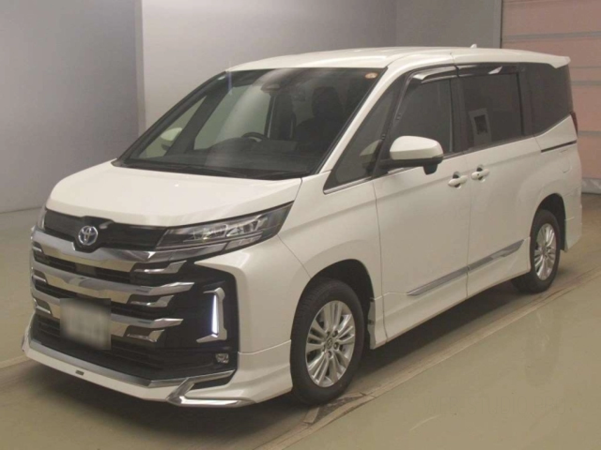 TOYOTA NOAH ZWR95W 2022