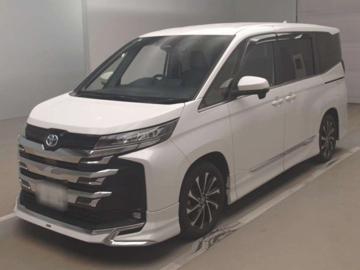 TOYOTA NOAH ZWR90W 2022