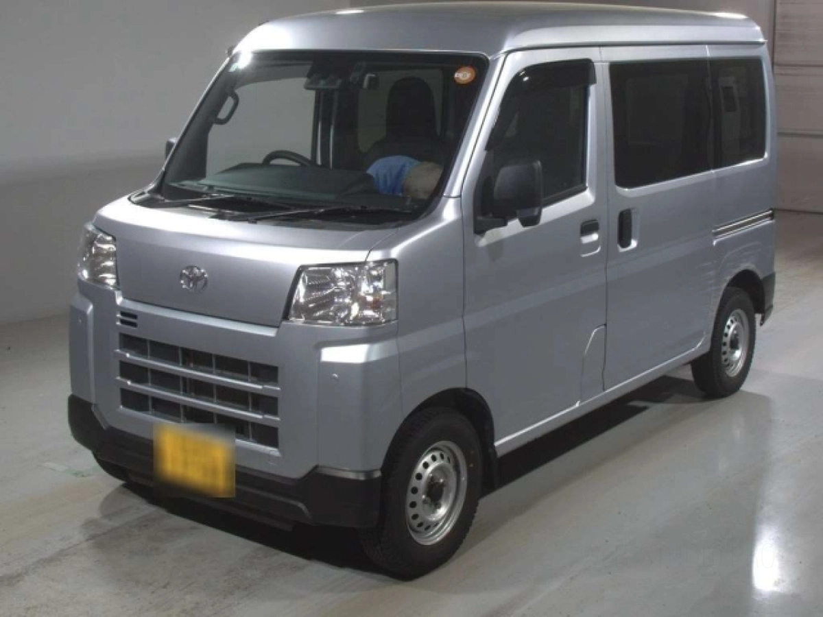 TOYOTA PIXIS VAN