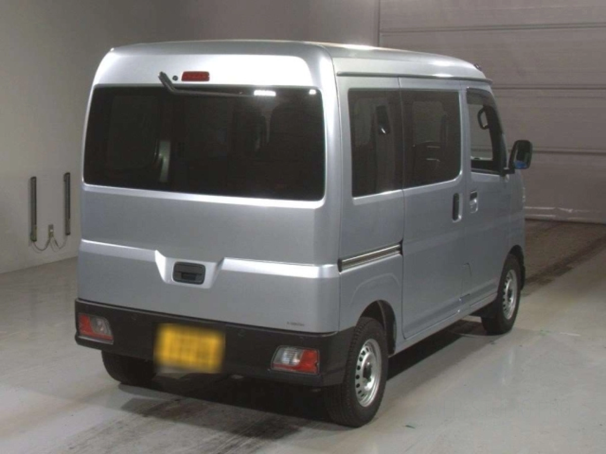 TOYOTA PIXIS VAN