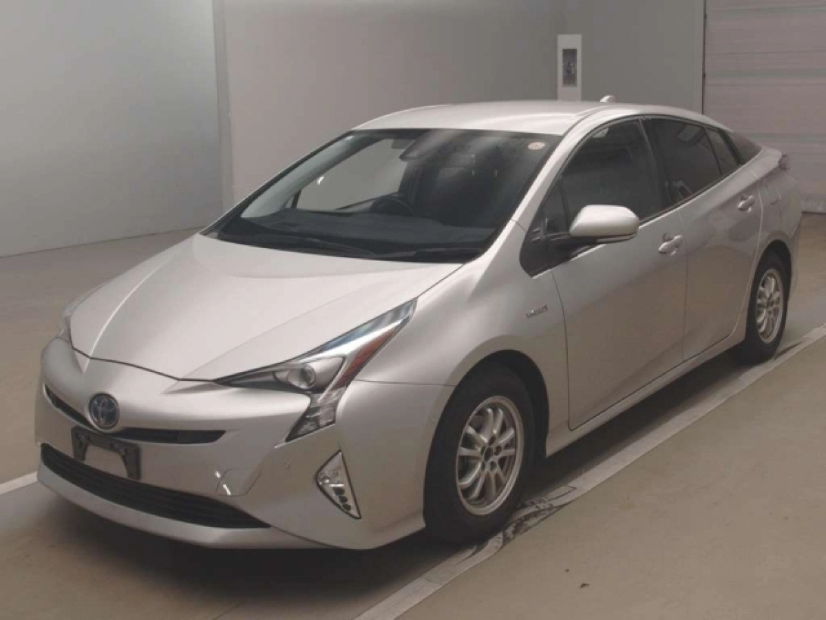 TOYOTA PRIUS ZVW51 2019