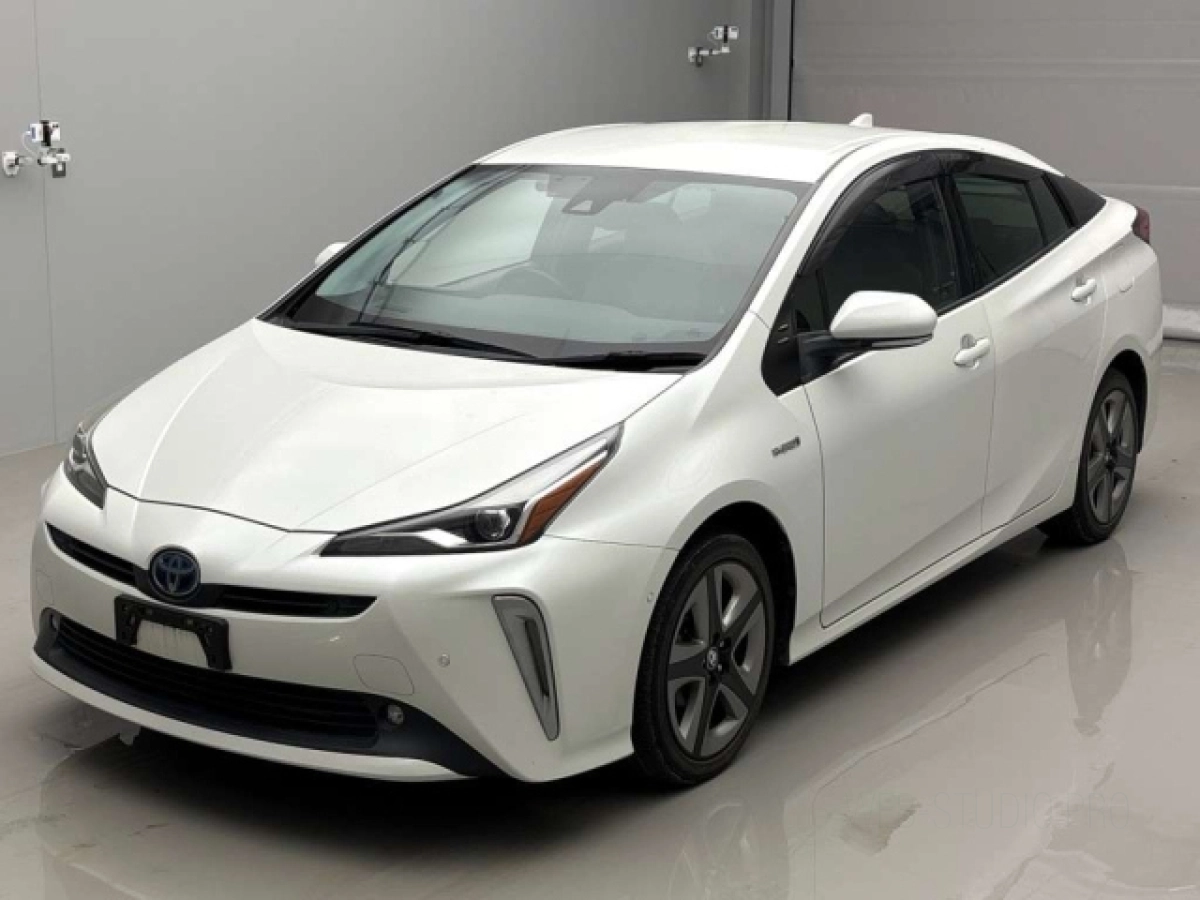 TOYOTA PRIUS ZVW55 2019