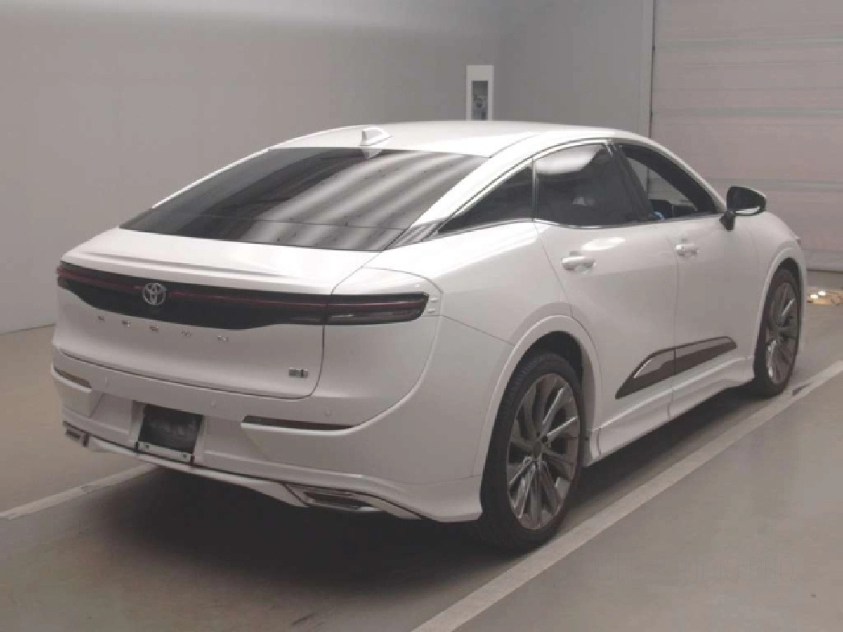 TOYOTA CROWN CROSSOVER