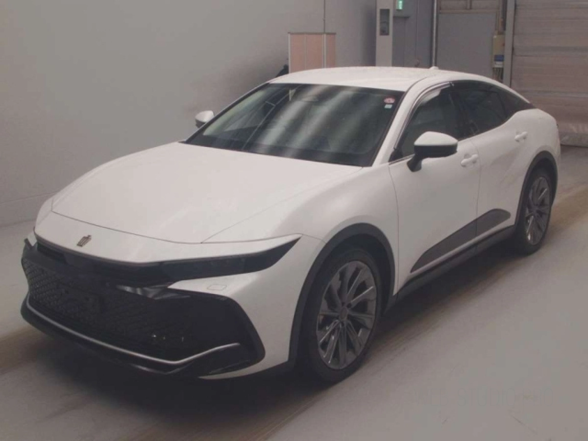 TOYOTA CROWN CROSSOVER