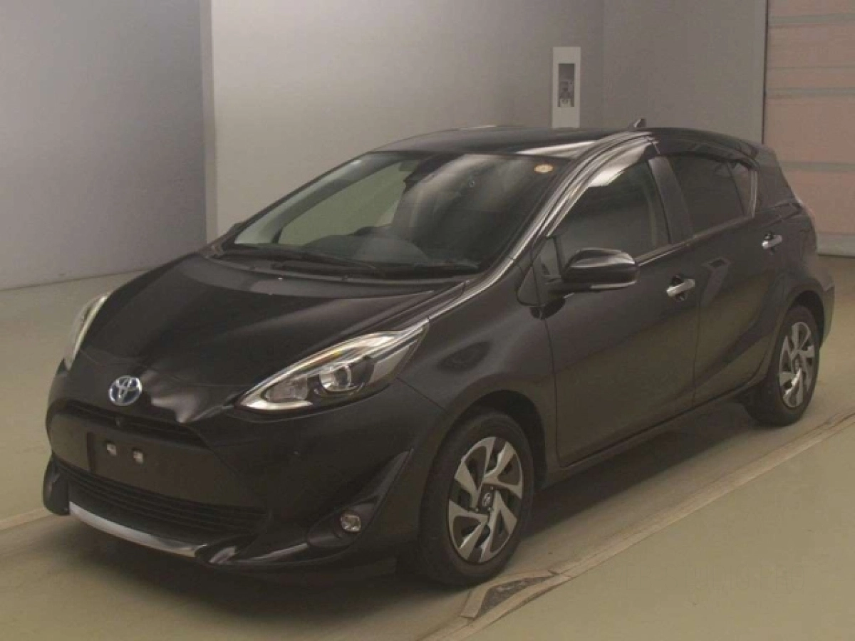 TOYOTA AQUA NHP10 2021