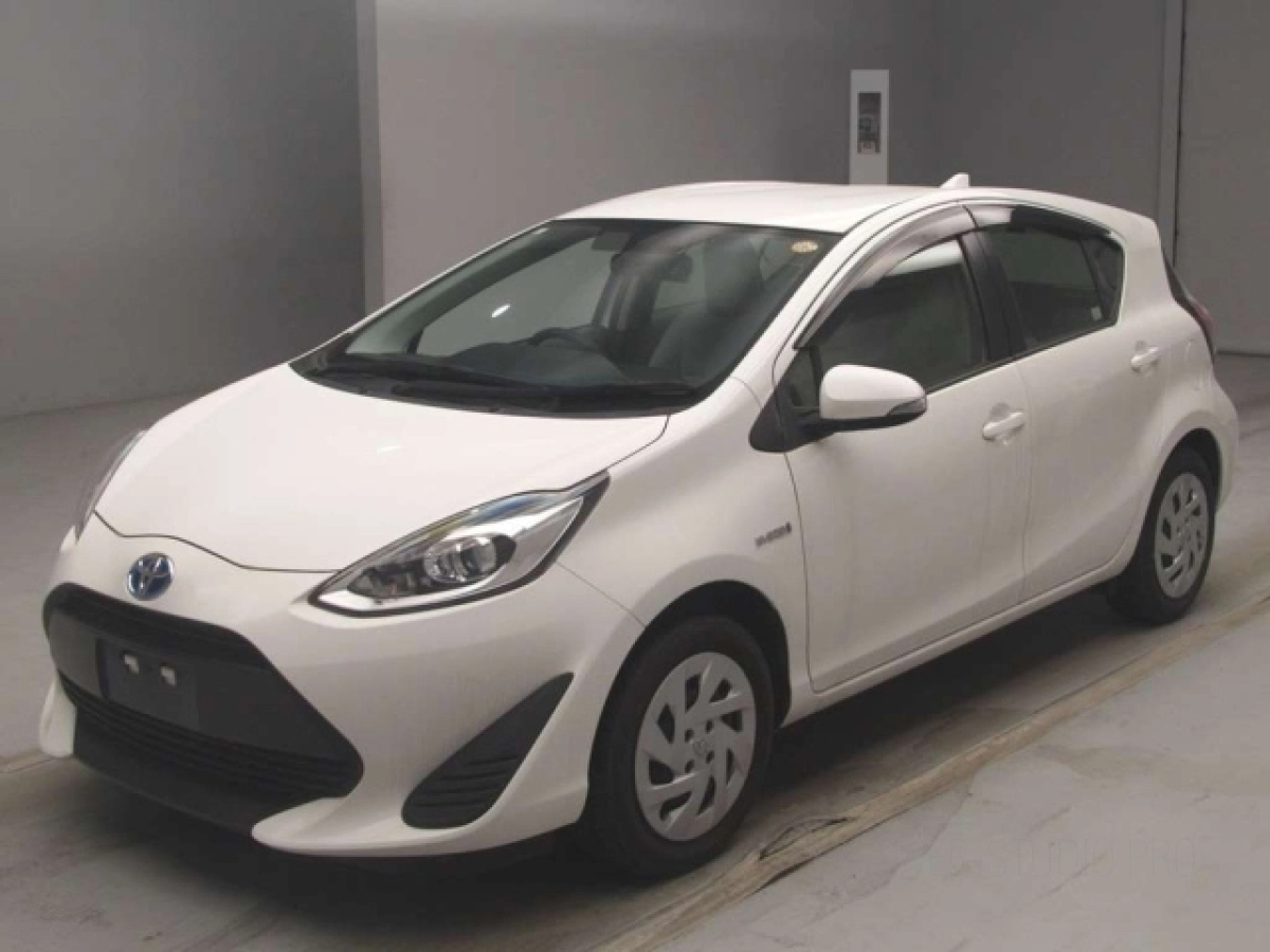 TOYOTA AQUA NHP10 2019