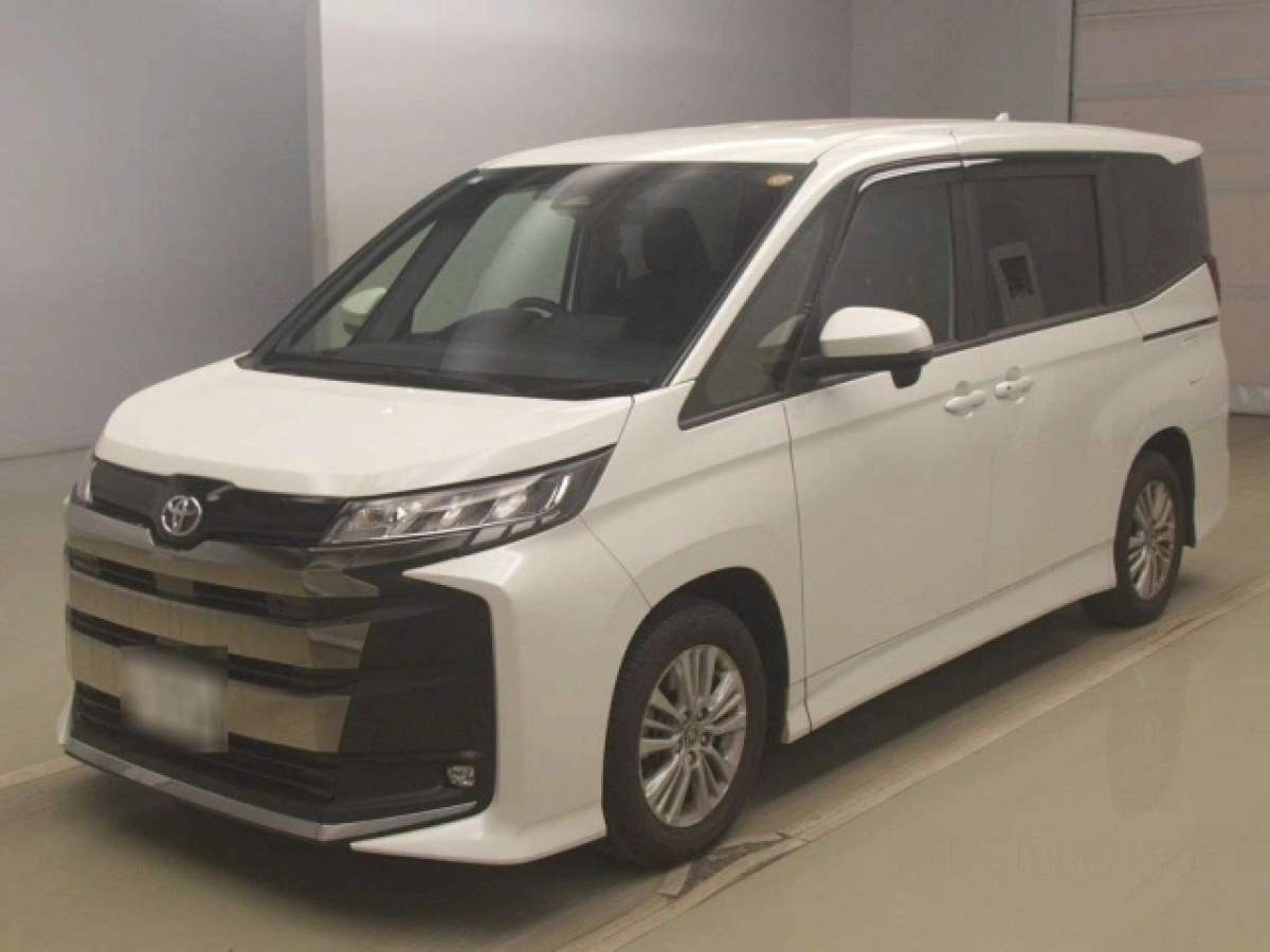 TOYOTA NOAH