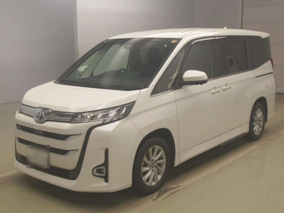 TOYOTA NOAH ZWR90W 2022