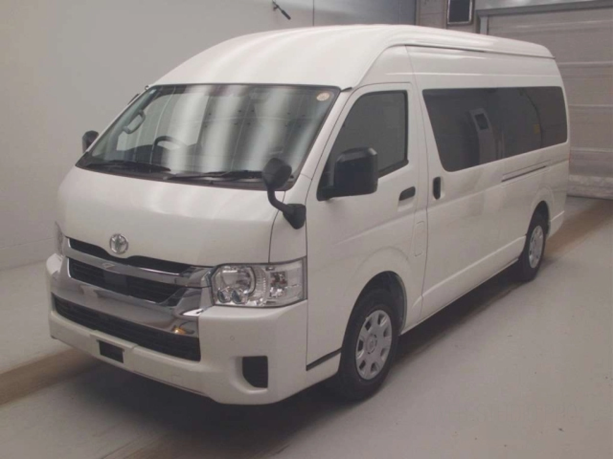 TOYOTA HIACE VAN TRH221K 2026