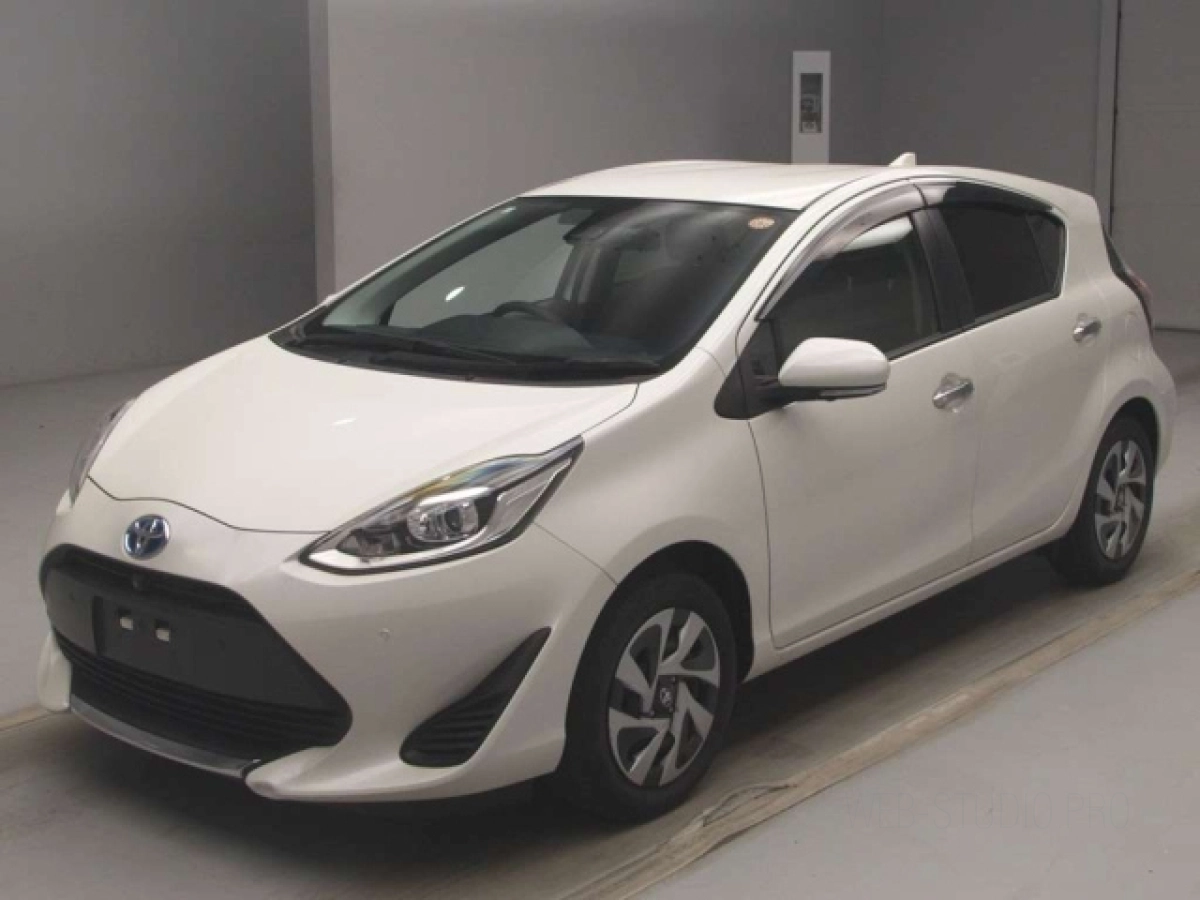 TOYOTA AQUA NHP10 2021