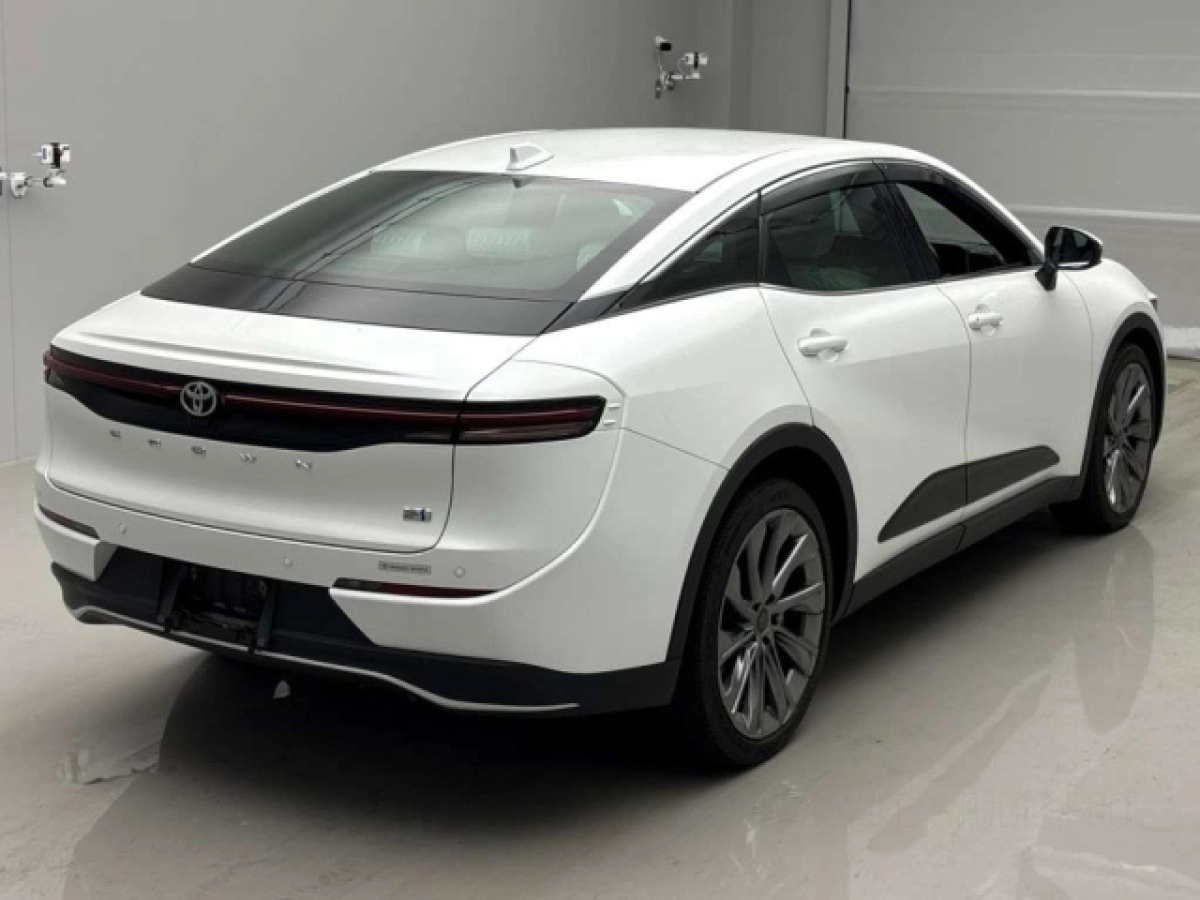 TOYOTA CROWN CROSSOVER