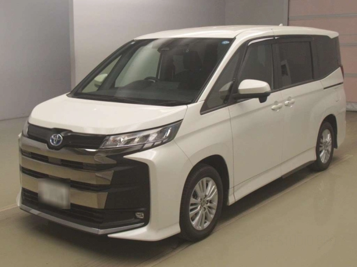 TOYOTA NOAH ZWR90W 2023