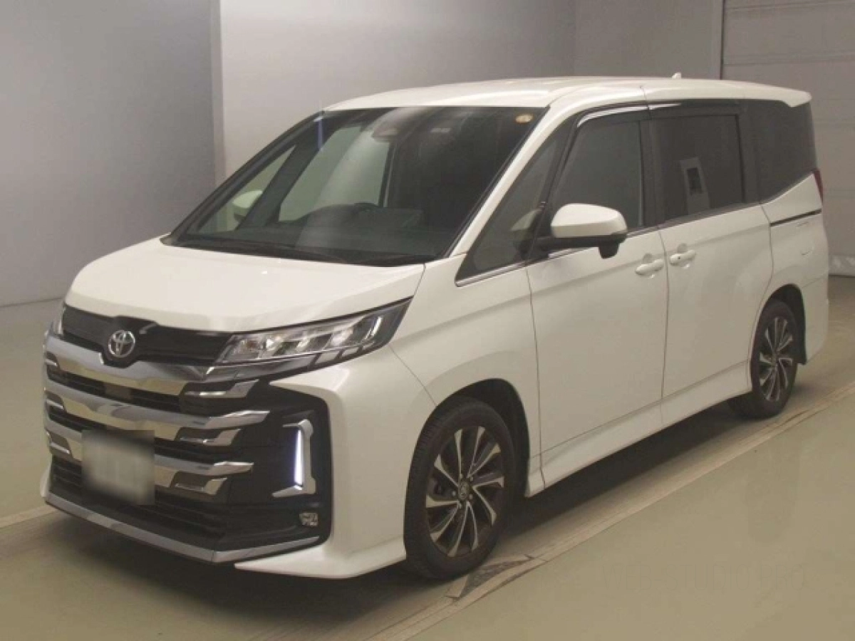 TOYOTA NOAH