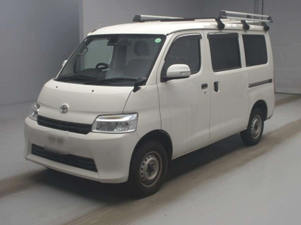 TOYOTA TOWN ACE VAN