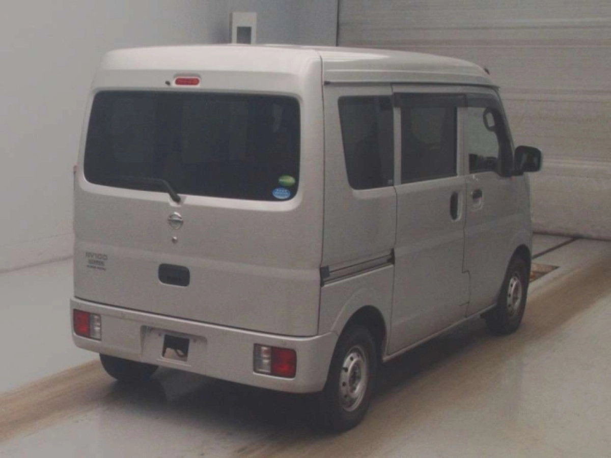 NISSAN CLIPPER VAN