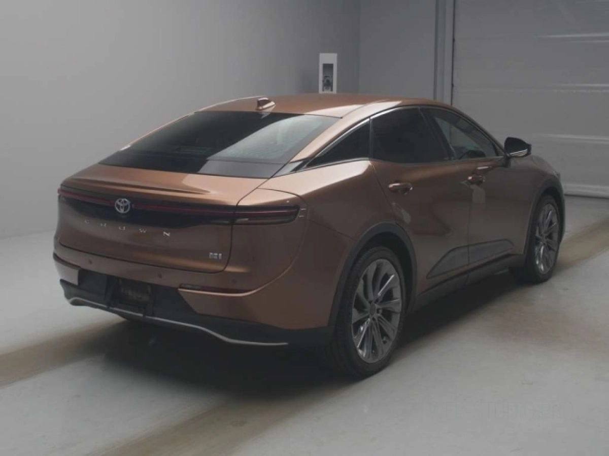 TOYOTA CROWN CROSSOVER