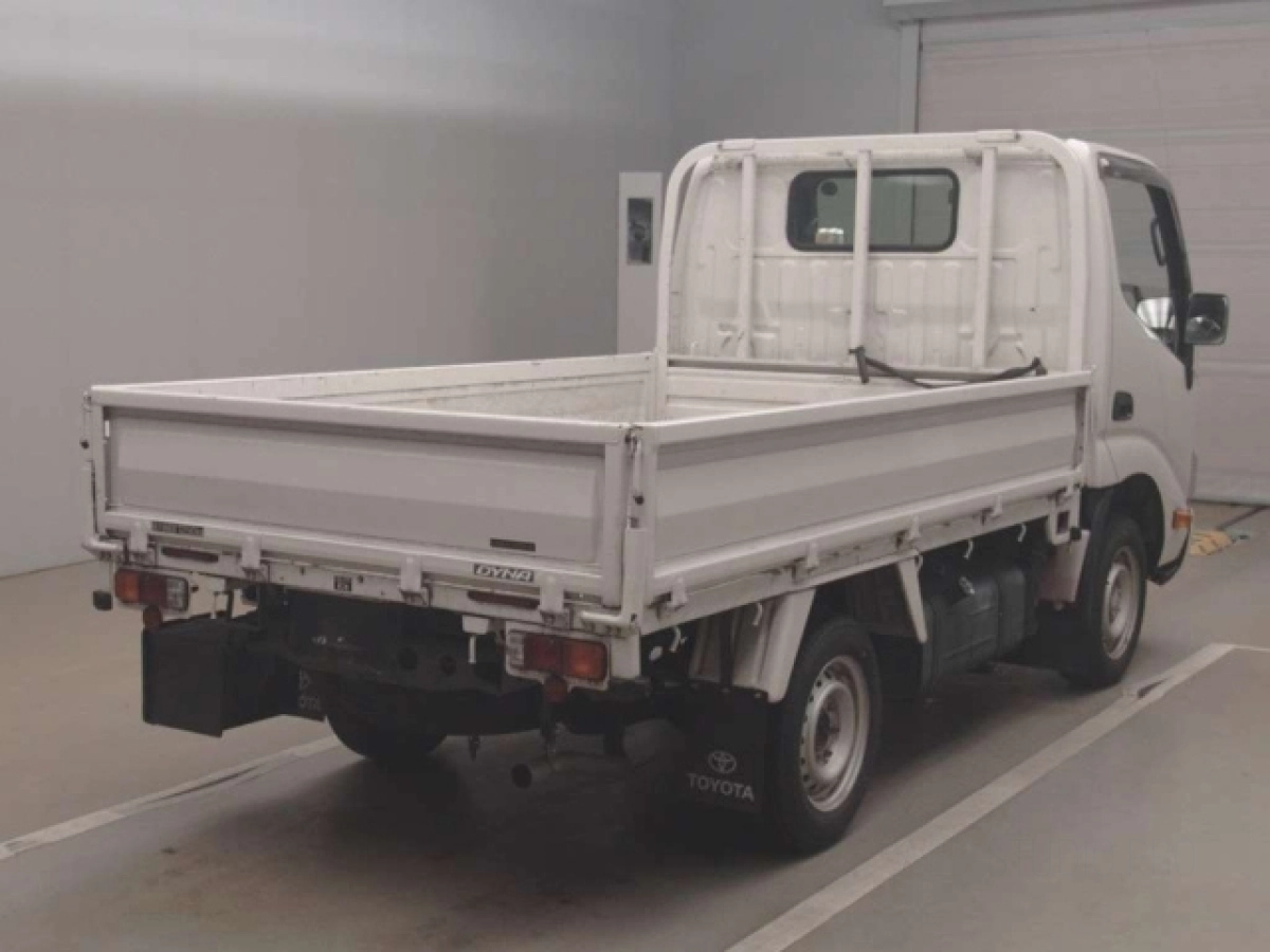 TOYOTA DYNA