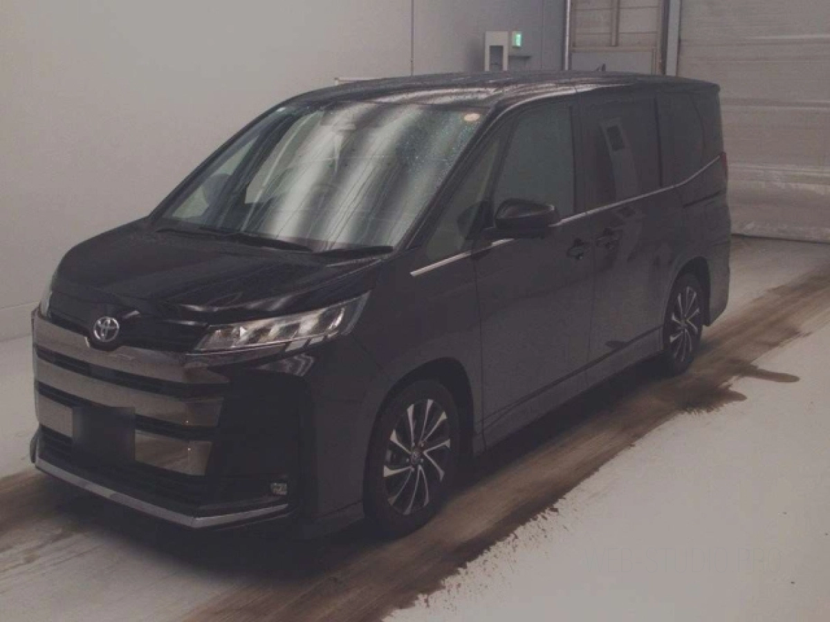 TOYOTA NOAH