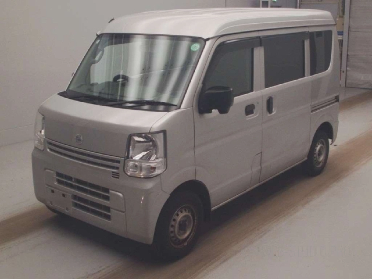 NISSAN CLIPPER VAN