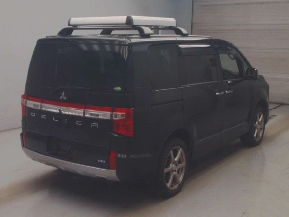 MITSUBISHI DELICA D5