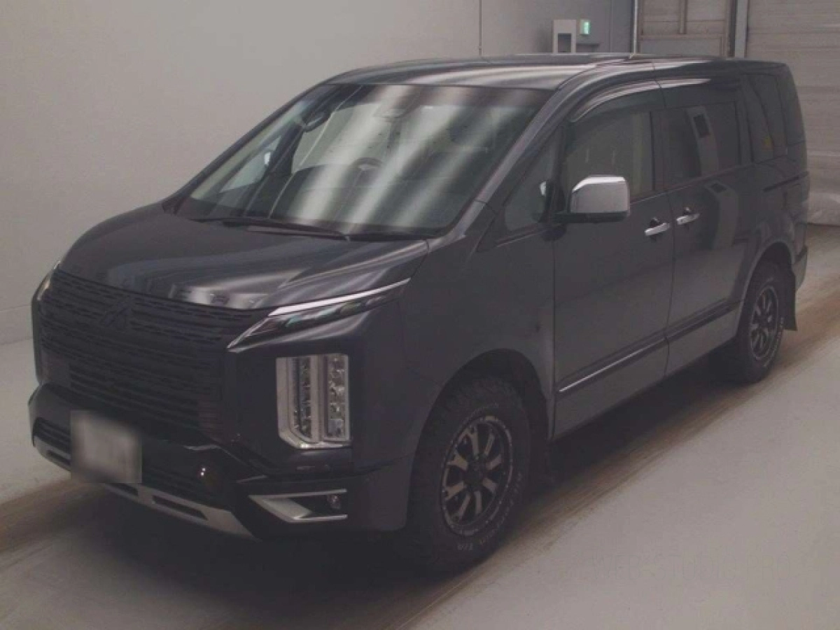 MITSUBISHI DELICA D5