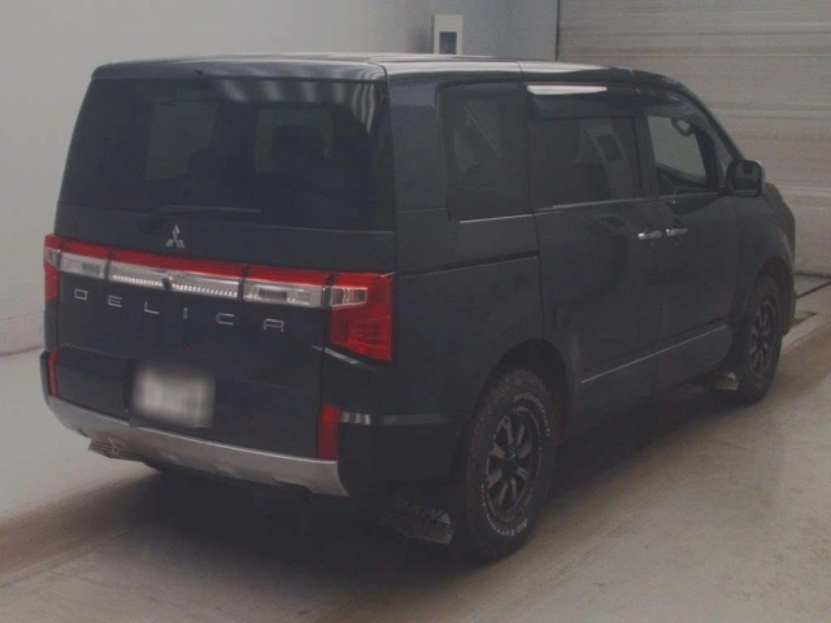 MITSUBISHI DELICA D5