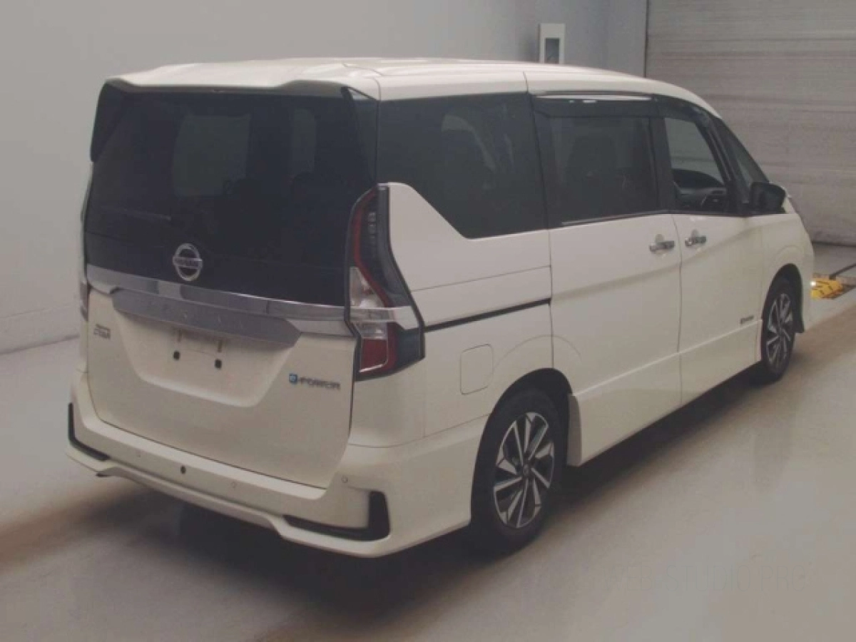 NISSAN SERENA