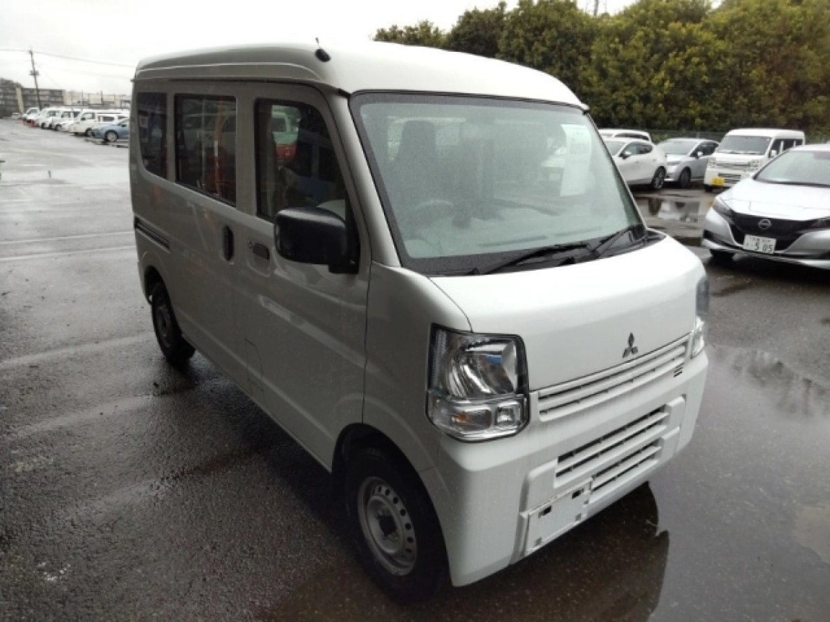 MITSUBISHI MINICAB VAN