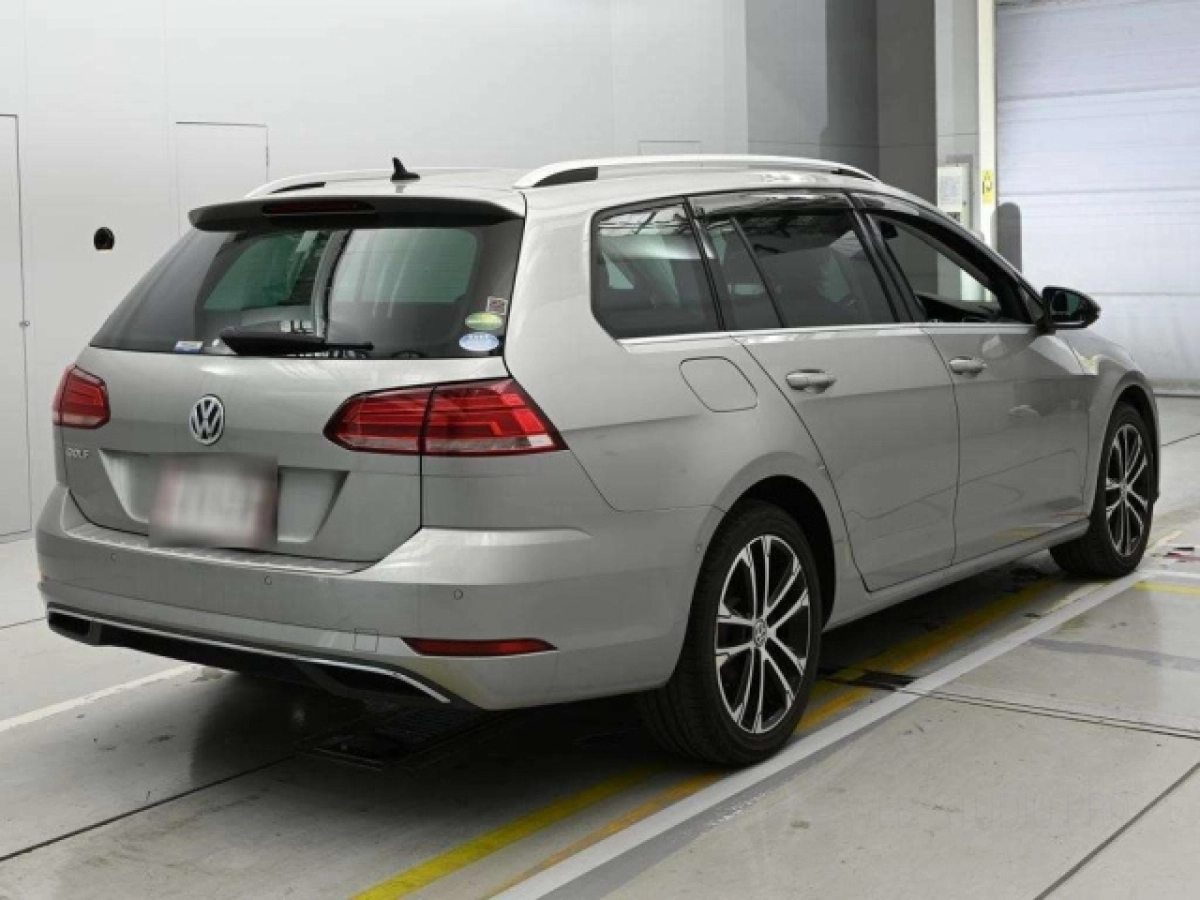 VOLKSWAGEN GOLF VARIANT