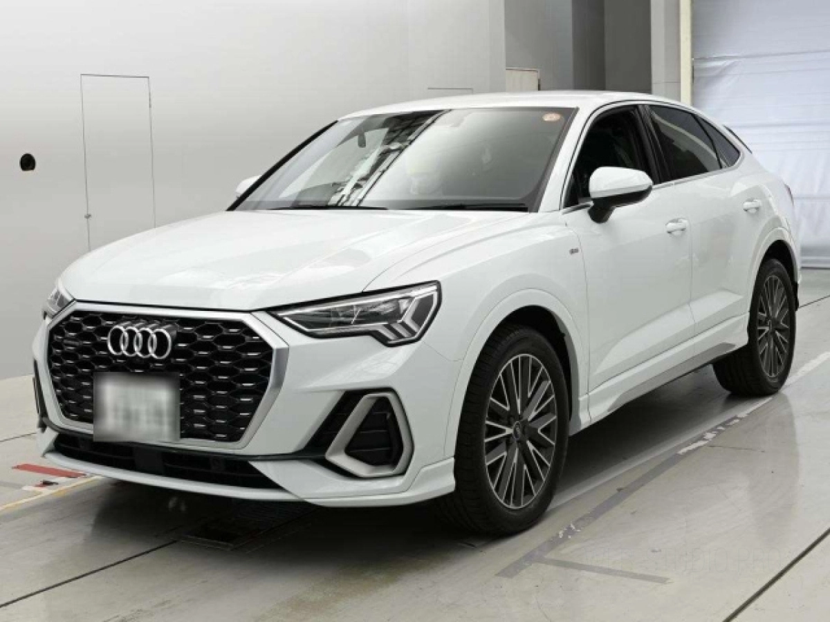 AUDI Q3 F3DFGF 2021